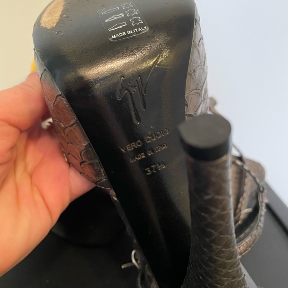 Giuseppe Zanotti Monro Snakeskin Platform Tstrap Heels - Picture 8 of 8